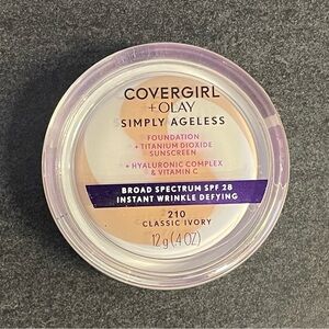 💖5 for $25💖 COVERGIRL + Olay Simply Ageless Foundation Classic Ivory